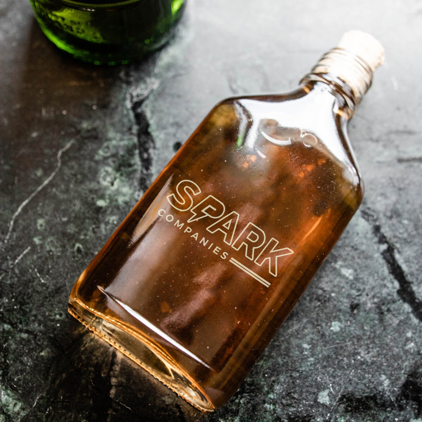 [Christmas Shop] Spark Companies Glass Whiskey Flasks with Cork Stopper